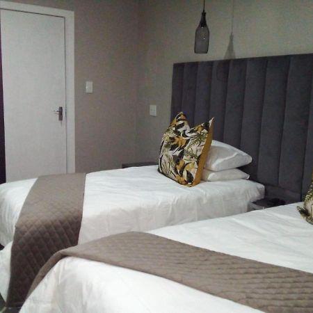 Sani Pass Manor Guest House Himeville Dış mekan fotoğraf